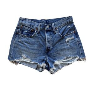 NWOT Women's Levi's 501 Classic Blue Distressed Denim Shorts Jeans Size 30